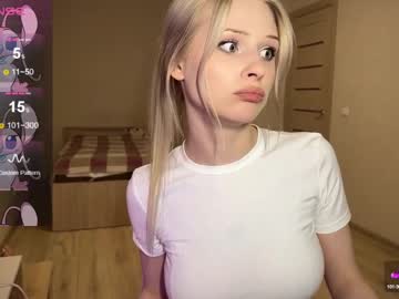 girl
        sweetielis cam image #4345270