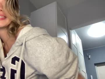 girl
        angel_from_sky cam image #1016729