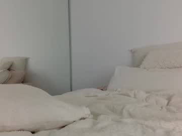 girl
        alaiaxox cam image #2111969