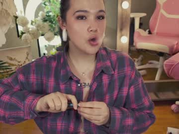 girl
        chery_lady22 cam image #4046286