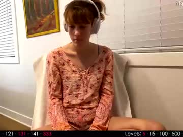girl
        its_lily cam image #949086