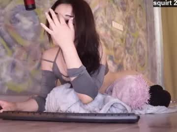 girl
        queeneliaa_ cam image #4377478