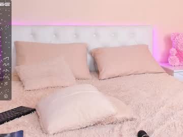 girl
        mika_rey cam image #495364
