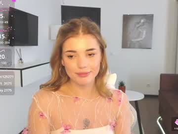 girl
        adri_dream cam image #4351332