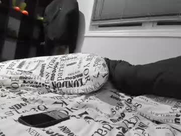 couple
        issheawhore_ cam image #709266