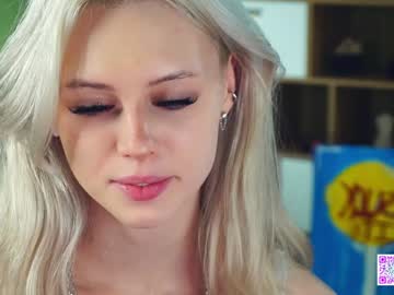 girl
        audreycarvin cam image #3440358