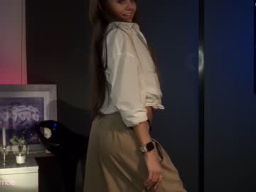 girl
        lettymoa cam image #1067119