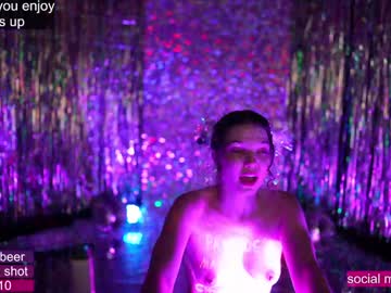 girl
        loollypop24 cam image #4494362