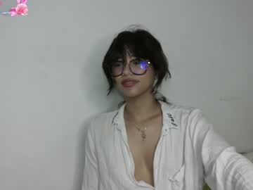 girl
        lovely_allys cam image #4533398