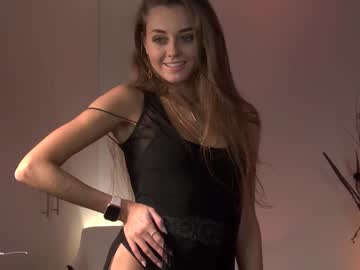 girl
        lettymoa cam image #142759