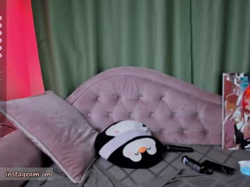 girl
        lika_moon cam image #3715439