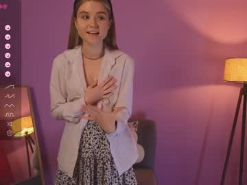girl
        alisia_spinnet cam image #2050379