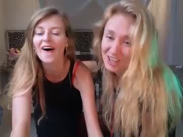 couple
        goddess_marylin cam image #2340524