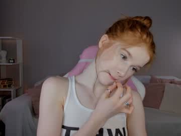 girl
        leahsthetics cam image #4424297