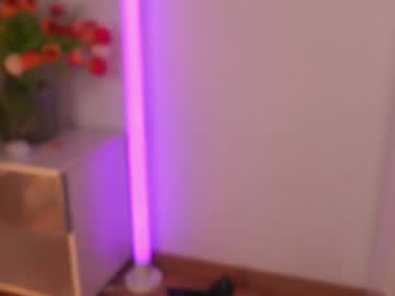 girl
        nina_yv cam image #4017722