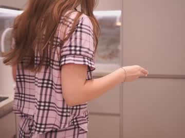 girl
        dream_beam cam image #3913613