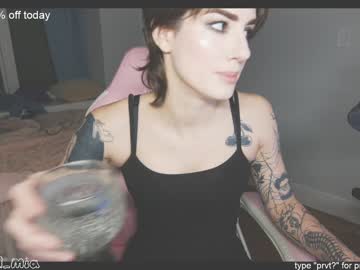girl
        aynmarie cam image #1139384