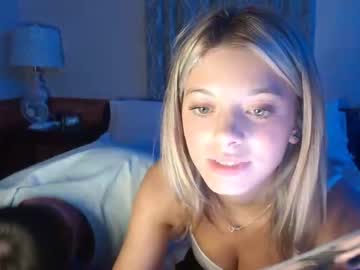 girl
        lily_marieee cam image #627557