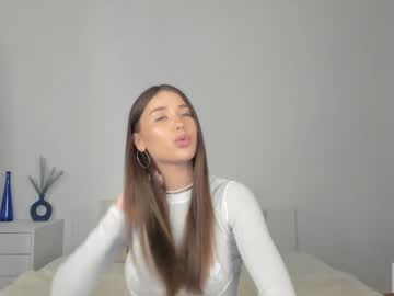 girl
        violetta_finch cam image #3017073