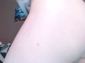 girl
        little_pearl_ cam image #1577091