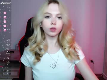 girl
        small_blondee cam image #644331