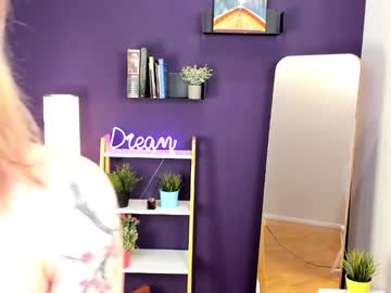 girl
        lynnfloor cam image #3893248