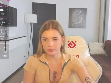 girl
        adrianawow1 cam image #4322763