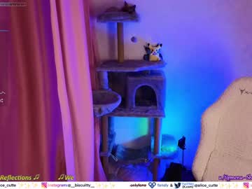 girl
        _biscuitty cam image #1737241