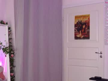 girl
        holliwould_ cam image #779374