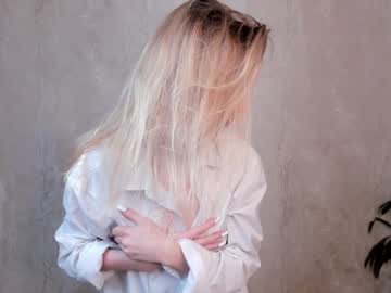 girl
        cuttie_spooky cam image #1774840