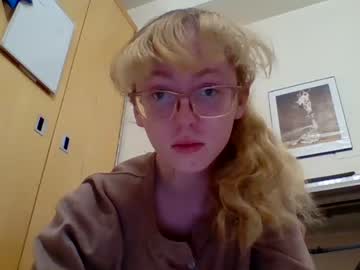 girl
        blonde_katie cam image #2344756