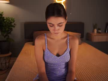 girl
        tessarosse_ cam image #1992987