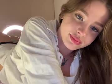 girl
        endlessmia cam image #4533152