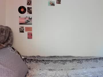 girl
        justpiper cam image #2754470