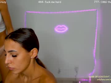 girl
        sophydiva cam image #1504319