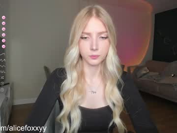 girl
        oh_honey_ cam image #1563148