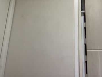 girl
        yourbonie cam image #738217