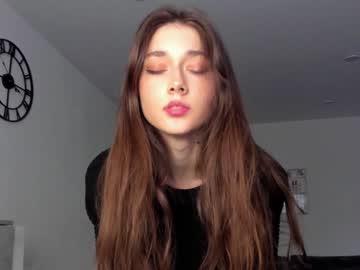 girl
        _wilson__ cam image #1797101
