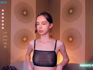 girl
        happiness_call cam image #970229