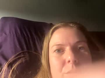 girl
        biigbb cam image #160720