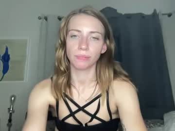 girl
        rheastar cam image #1432211