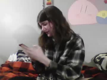 girl
        nannetty cam image #1235774
