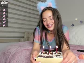 girl
        gabrielaa_18 cam image #771615