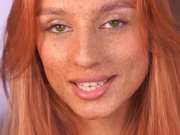 girl
        artease cam image #4569274