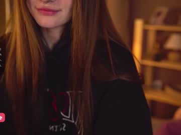 girl
        bellacle cam image #2681646