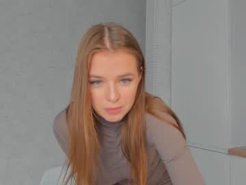 girl
        selfish_ashley cam image #931101
