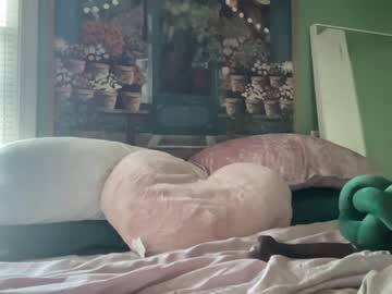 girl
        oftenelle cam image #1163075