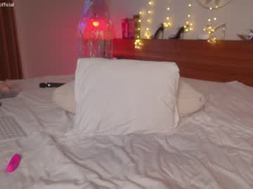 girl
        emilia98xxx cam image #2355105