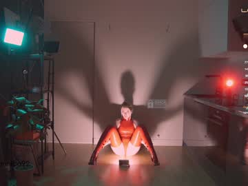 girl
        bronnica cam image #1277098