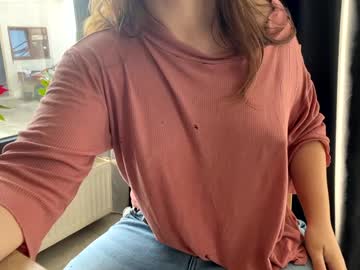 girl
        nyconik cam image #4180632